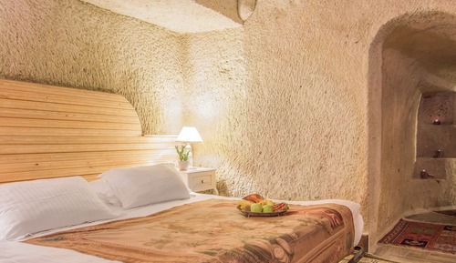 Deluxe Cave Suite