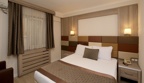 Economy Room