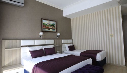 Standard Triple Room, City View