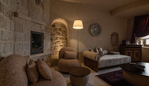 VR777 Natural Cave Queen Suite