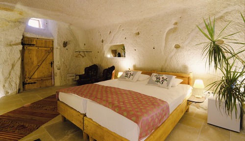 Devrent Valley Private Pool Cave Suite