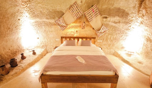 Red Valley Family Cave Room