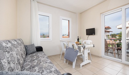 Family Room, 2 Bedrooms, Garden View