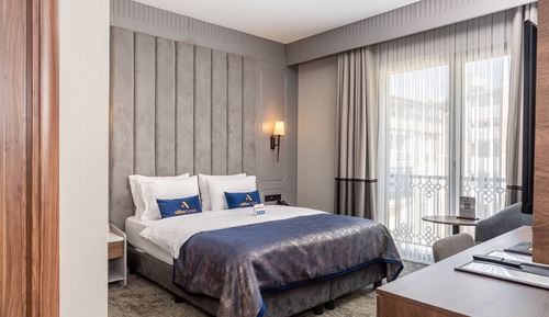 Deluxe Room, City View