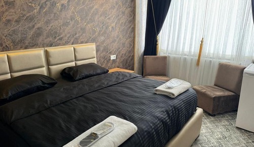 Comfort Studio Suite, 1 King Bed, City View