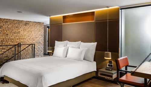 Signature Loft, 1 Double Bed, Corner with executive lounge access