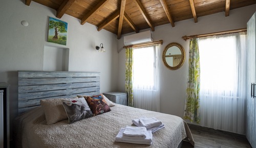 Standard Double Room, Garden View