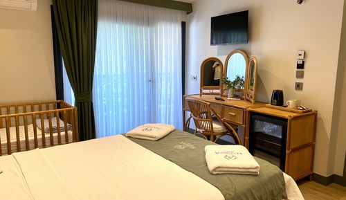 Deluxe Room, 1 Double Bed, Balcony, Sea View