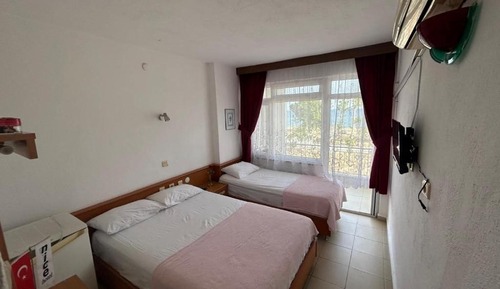 Standard Triple Room, Balcony, Sea View