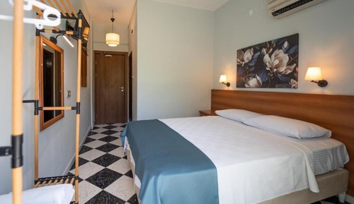 Standard Double Room, Balcony, Garden View