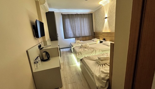 Standard Triple Room, City View