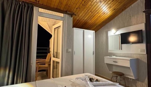 Double Room, Balcony