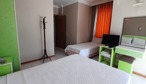 Standard Triple Room, Balcony, Garden View