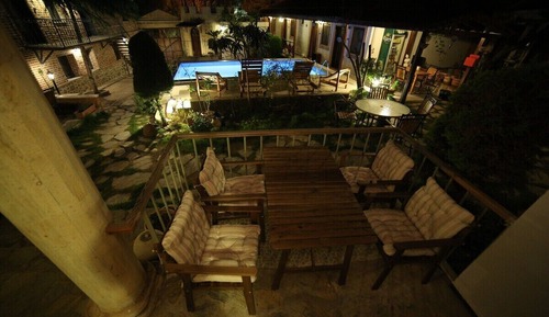 Standard Triple Room, Terrace, Garden View