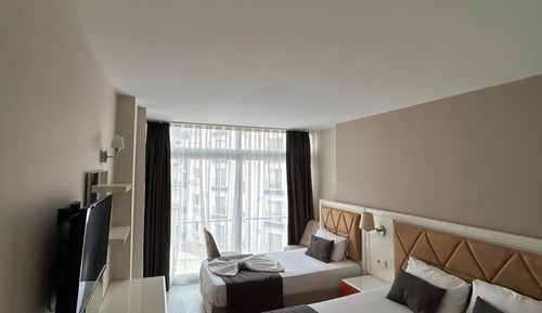 Comfort Triple Room