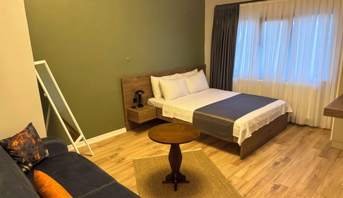 Luxury Suite, City View