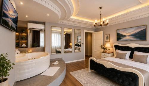 Deluxe Suite with Spa Bath