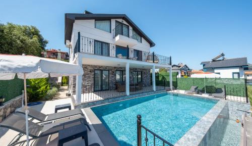 Villa with Private Pool