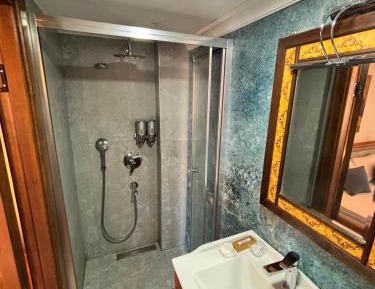 Deluxe Double or Twin Room with Balcony