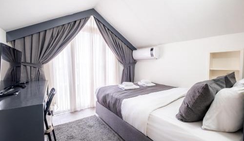 Queen Room with Balcony