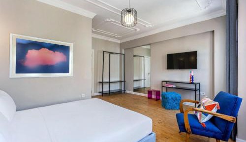 Standard Queen Room