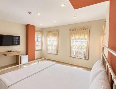 Deluxe Double Room with Bath