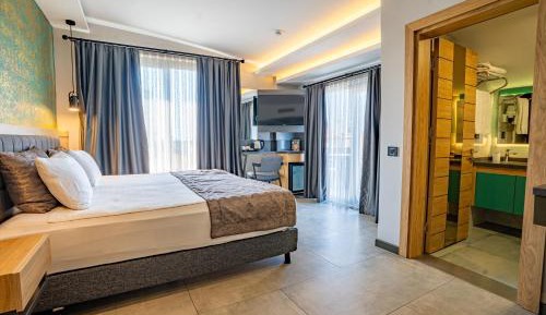 Deluxe Suite