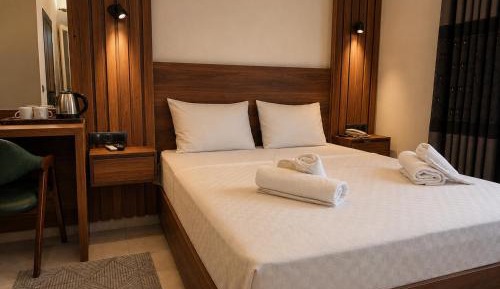 Room #1714360104