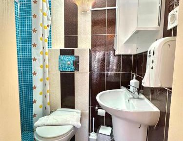 Room #1693881805