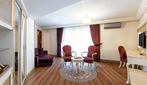 Corner Suite with Sea View