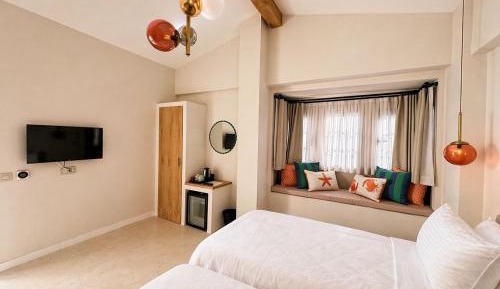 Deluxe Double or Twin Room