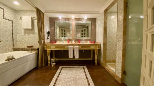 One-Bedroom Suite with King Bed - Non-Smoking