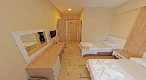 Economy Triple Room
