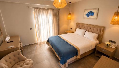 Standard Queen Room