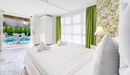 Double Room with Pool View