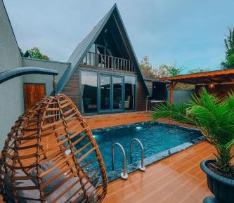 Deluxe Bungalow with Garden View