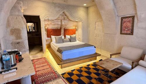 Double Cave Room 