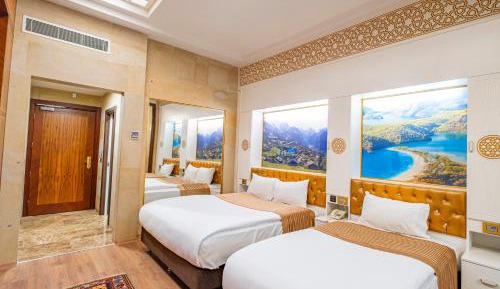 Deluxe Double Room (2 Adults + 1 Child)