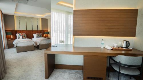 Superior King Room