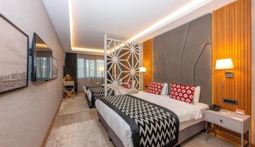 Deluxe Family Room