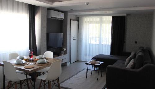 Deluxe Studio