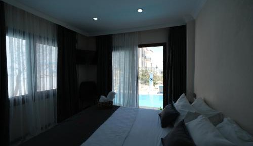 Junior Suite with Pool View
