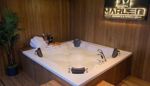 King Room with Spa Bath