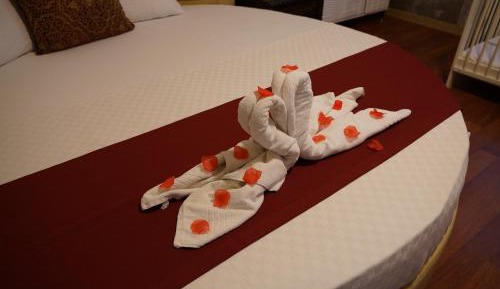 Deluxe King Suite