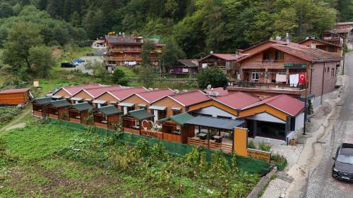 Two-Bedroom Bungalow with Private Patio and Lake View