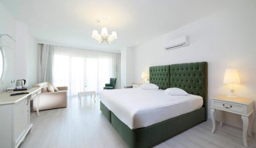 Deluxe Room with Lake View