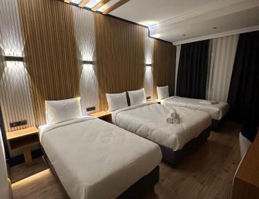 Deluxe Family Room
