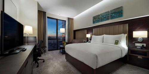 Deluxe Family Queen Room