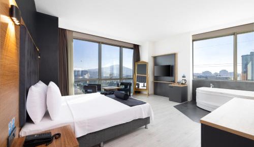 Deluxe Double Room with Bath