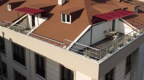 Studio with Balcony